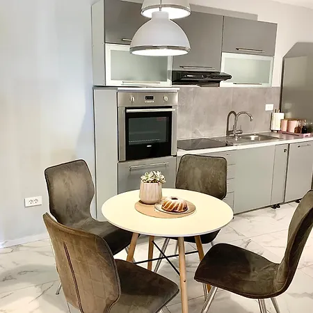 Apartment Deluxe Mandic Omis