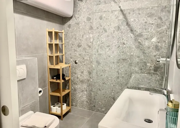 Deluxe Mandic شقة *